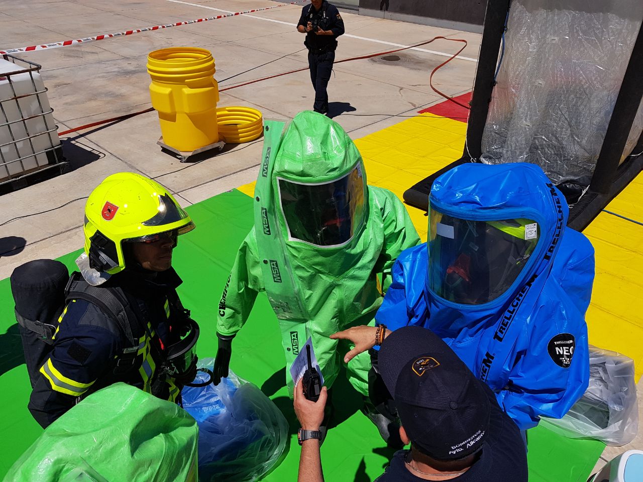 Bomberos SPEIS y agentes TEDAX (4)