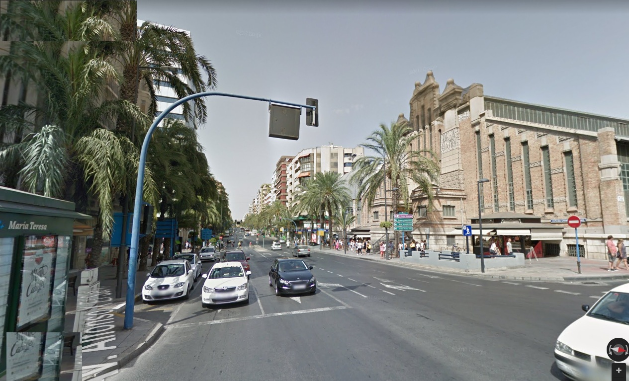 Alicante Mercado Central coches tráfico.jpg
