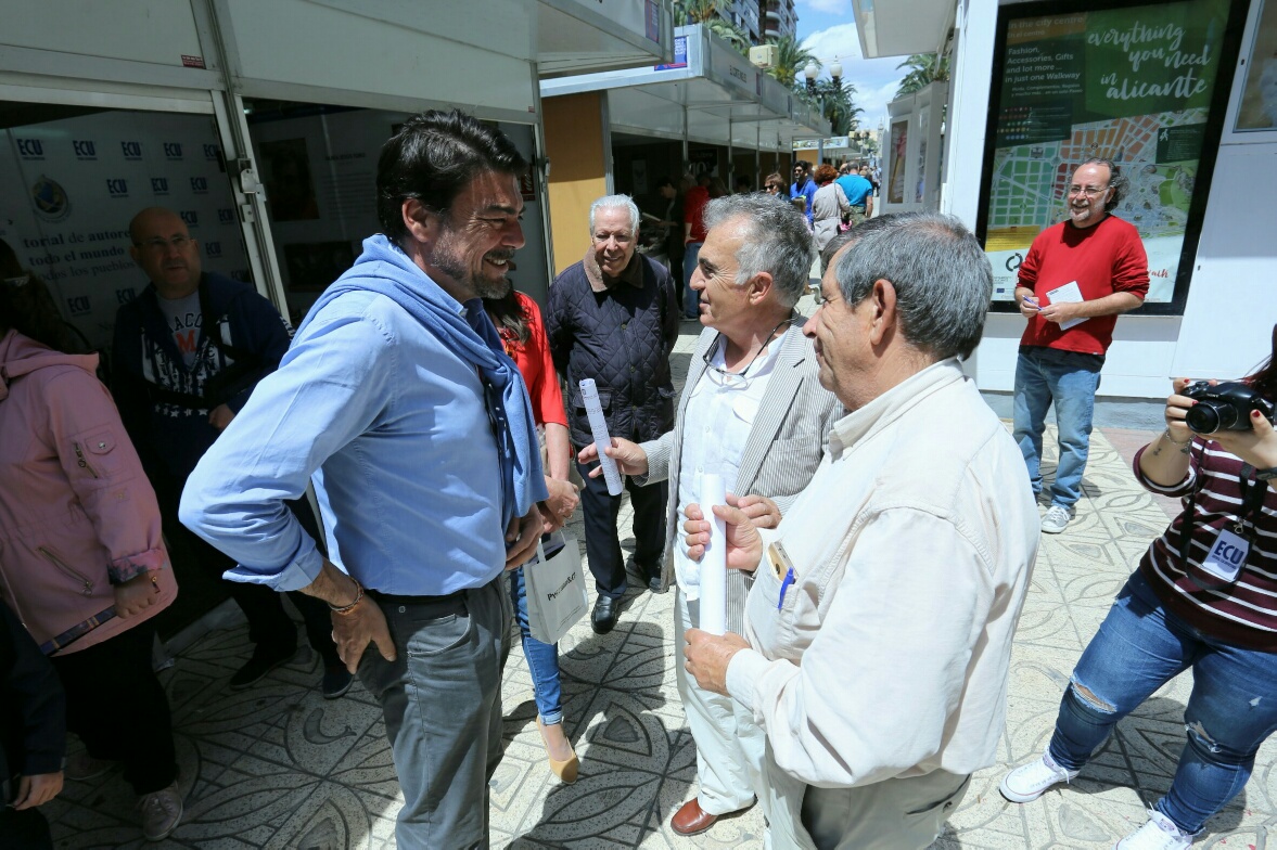 Feria del libro Alicante Luis Barcala (4)