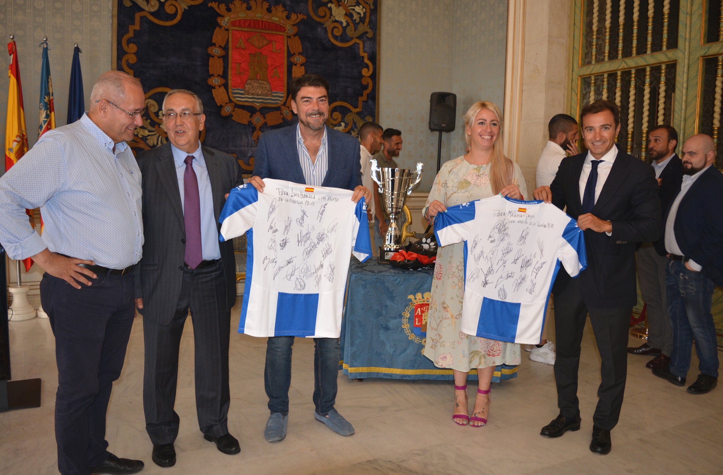 8 Agosto 2018 Con camiseta y trofeo F10.JPG