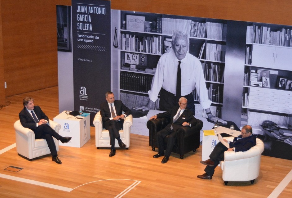 12 Nov 2018 Escenario del homenaje F 6.JPG