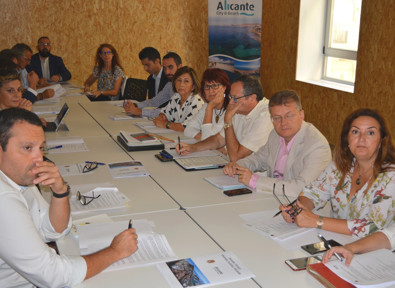 2 oct 2018 Algunos asistentes a jornada técnica F82