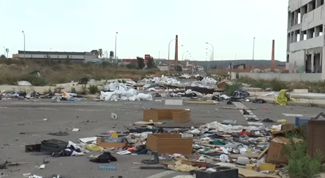 Basura zona cementerio Alicante