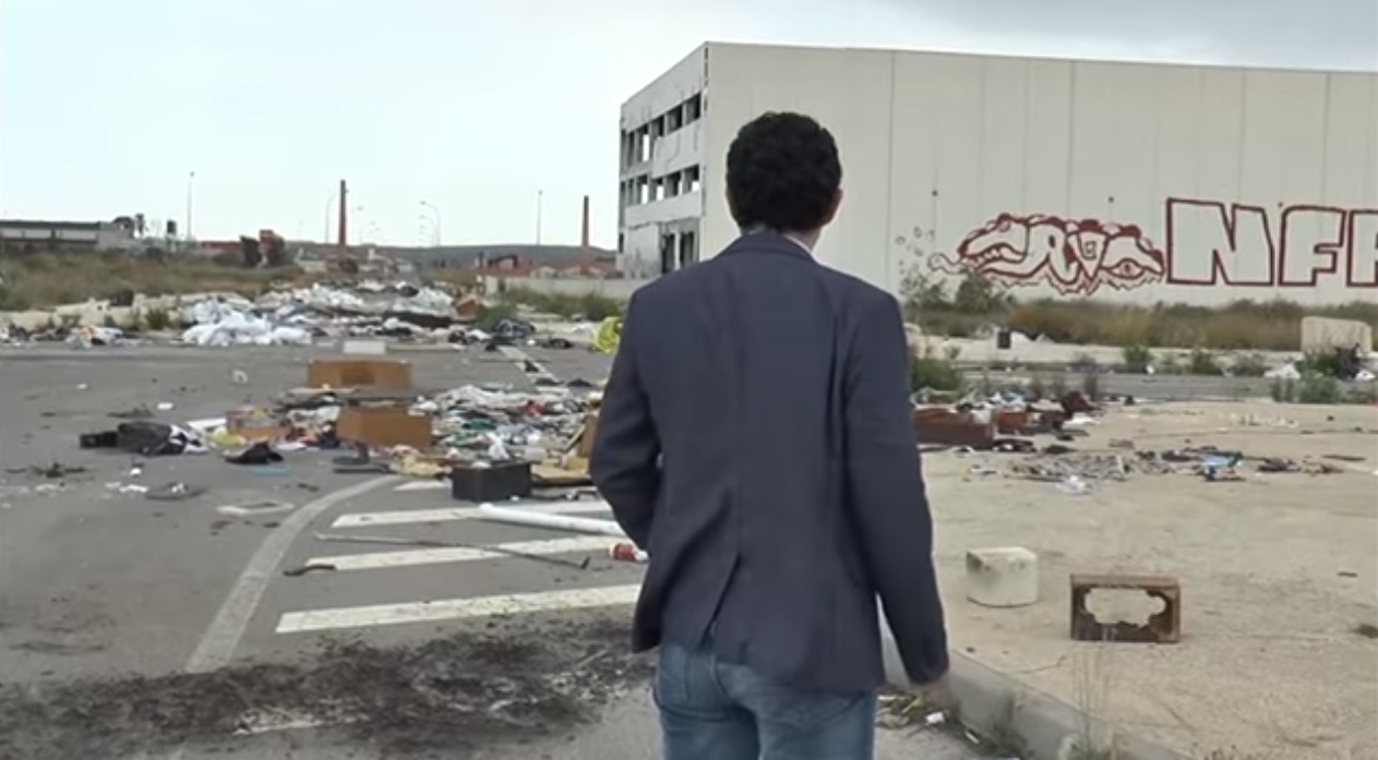 Basura zona cementerio Alicante1.jpg