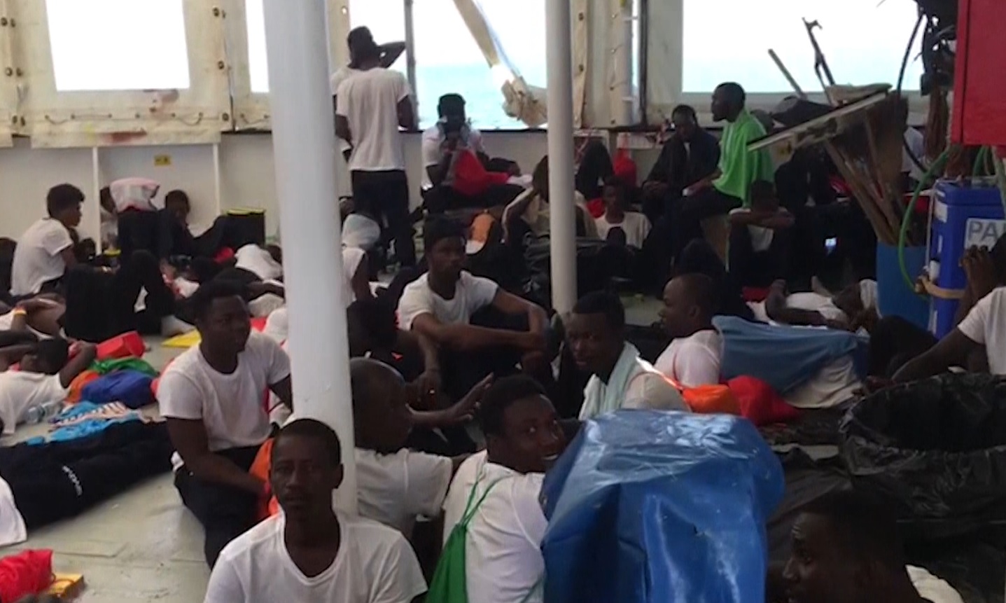 Aquarius refugiados inmigrantes 2.jpg