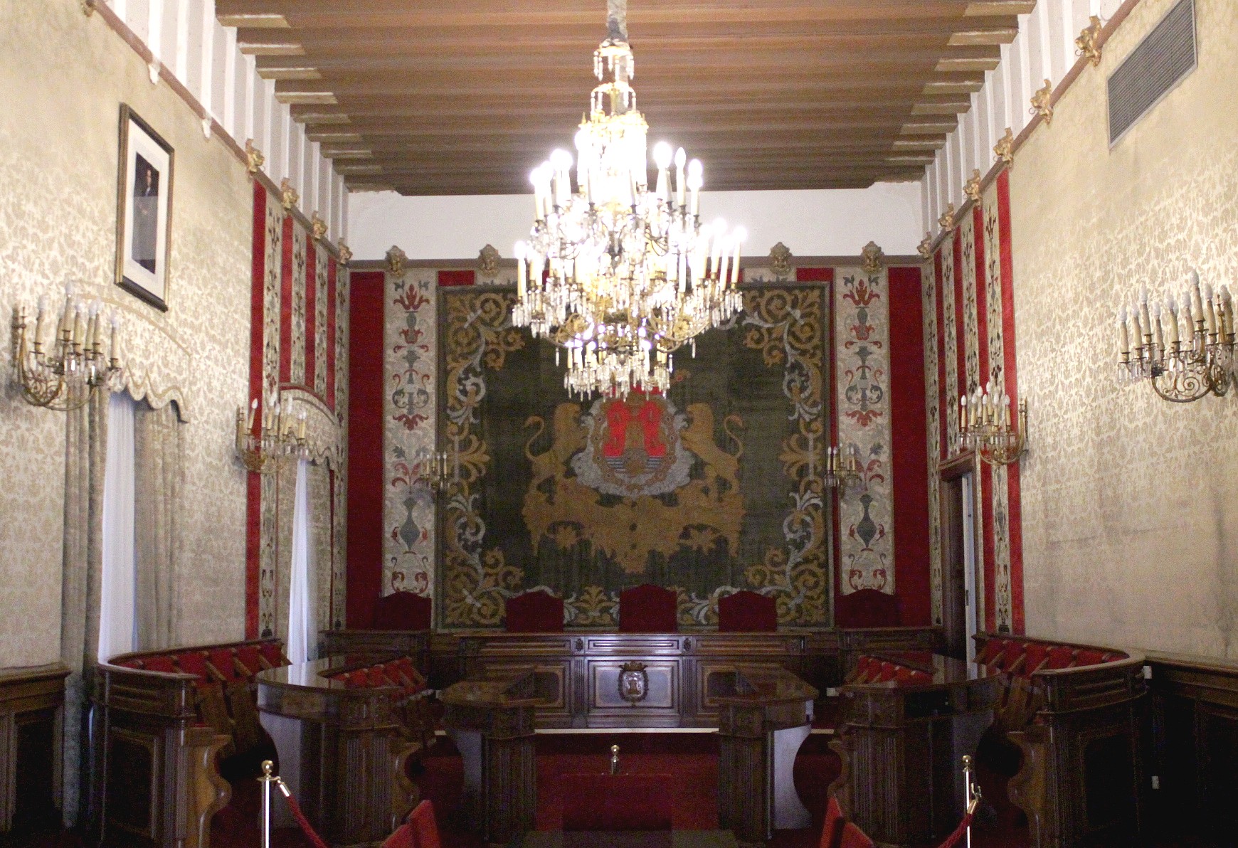 Salón de Plenos Alicante.jpg