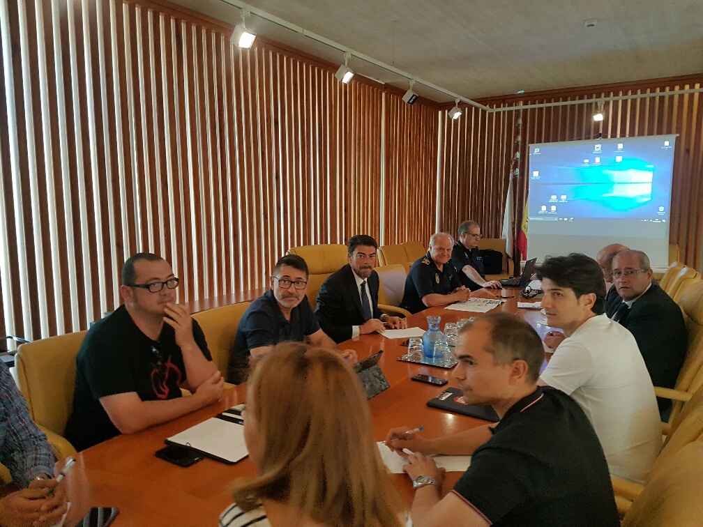 Junta de seguridad policía Unidad FOX Alicante Luis Barcala (1)