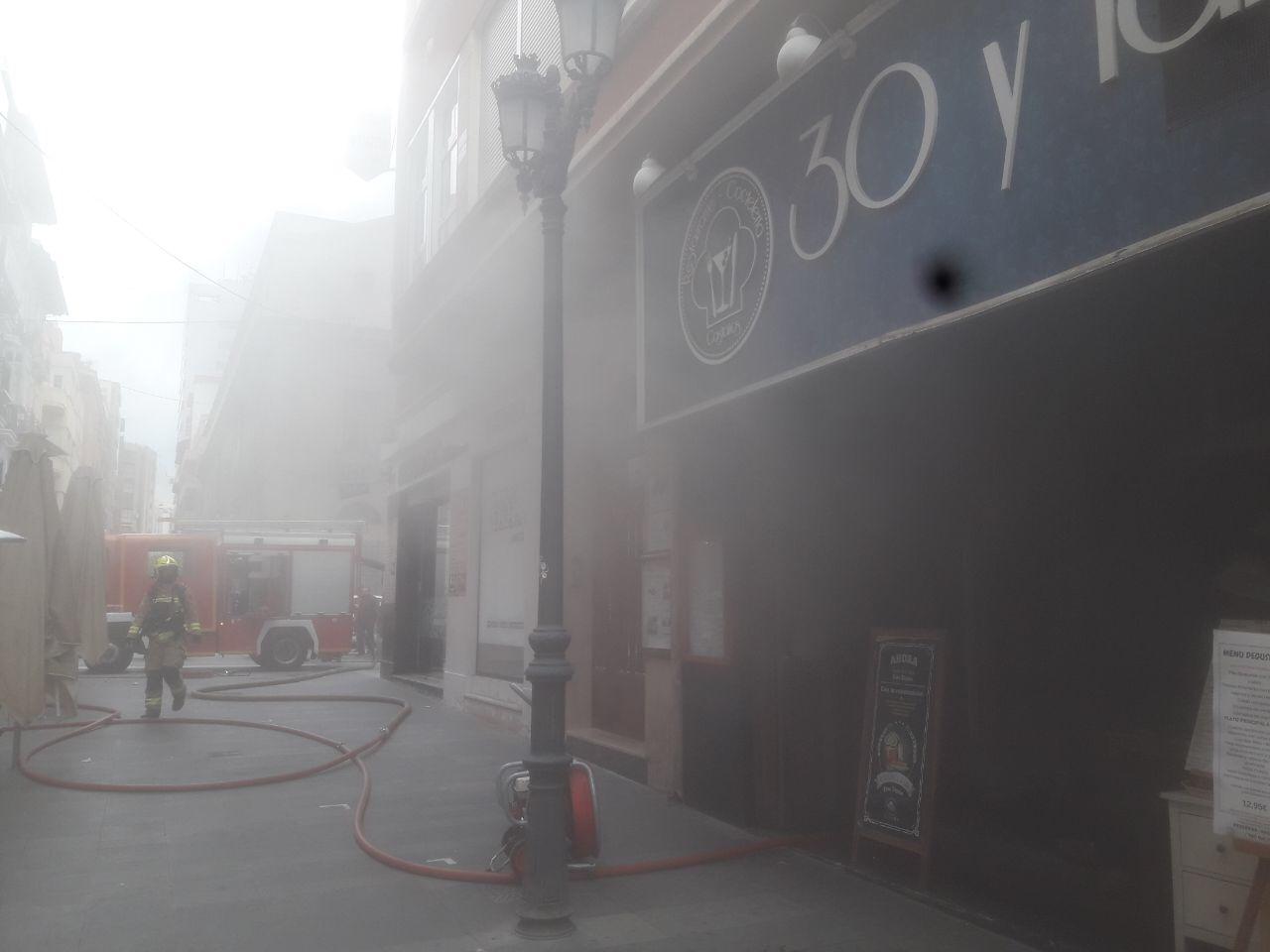 Incendio calle Castaños Alicante Bomberos SPEIS (1).jpeg