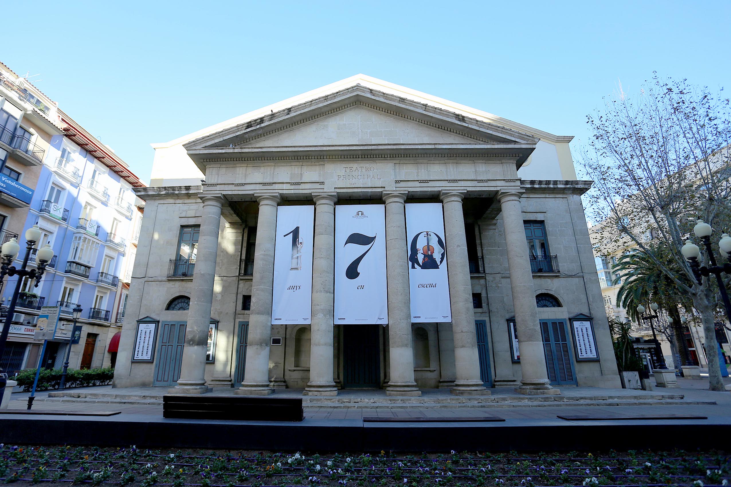 Fachada Teatro Principal. Foto; Ayuntamiento de Alicante/Ernesto Caparrós