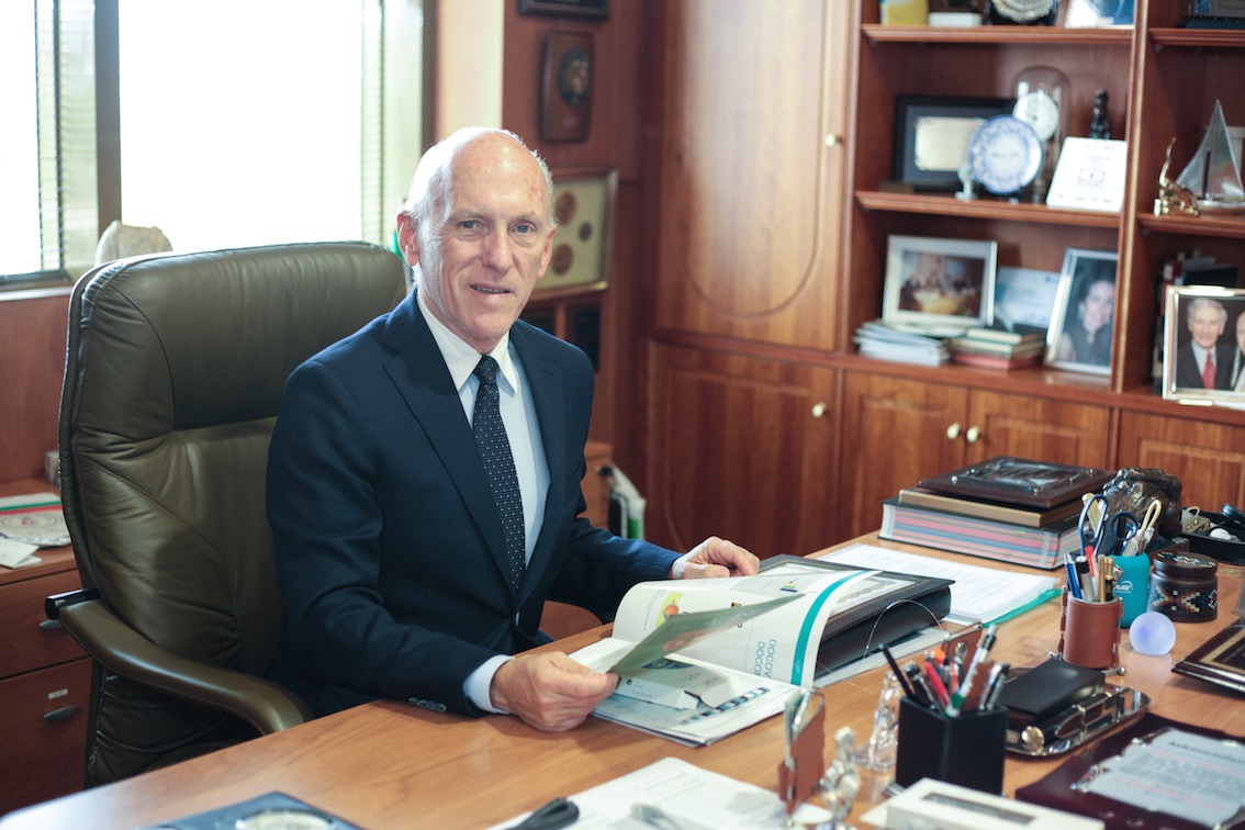 Doctor Jorge Alió Vissium Alicante oftalmólogo (3).jpg