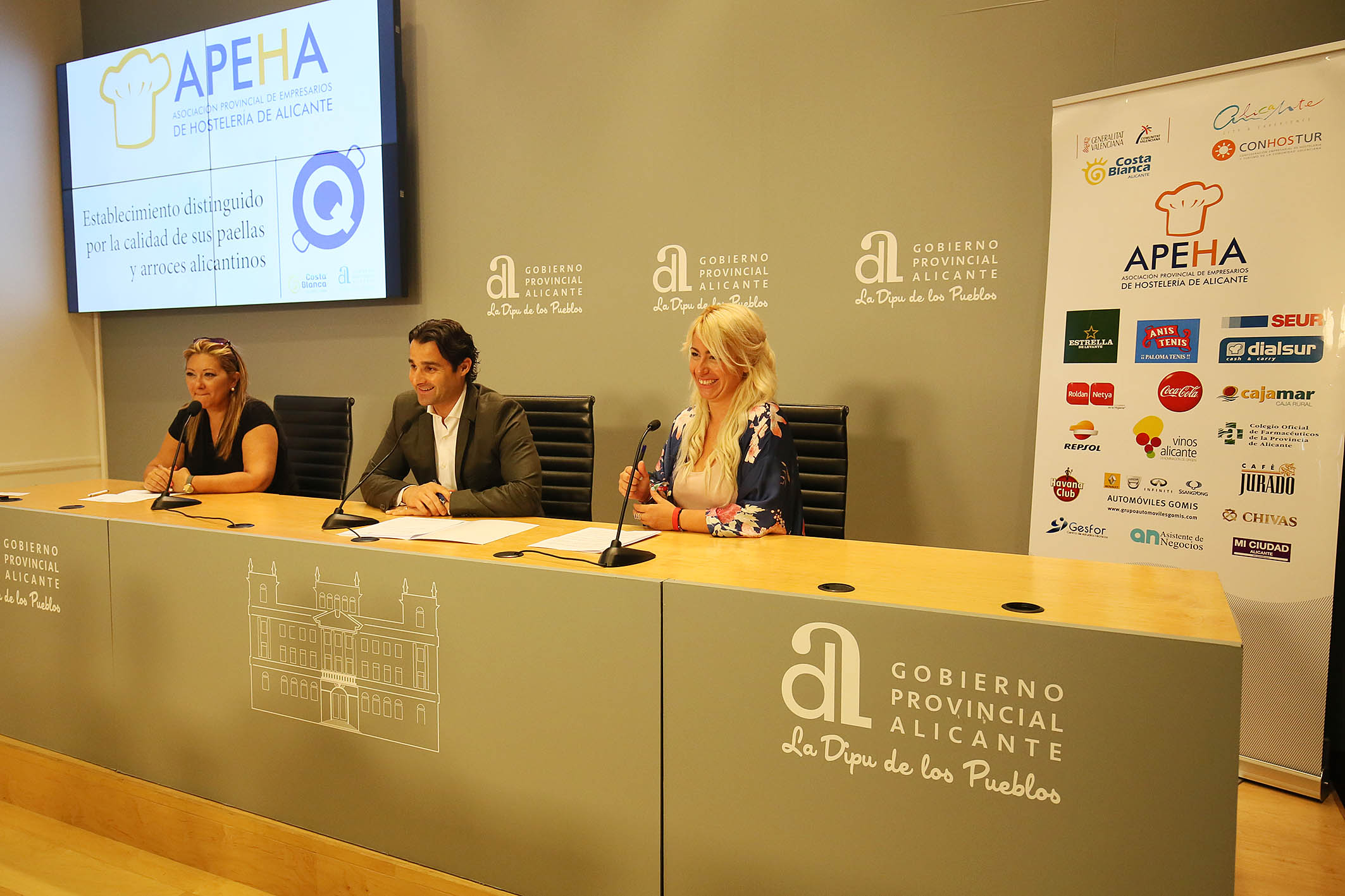 062618 R.P. distincion arroz costablanca.jpg