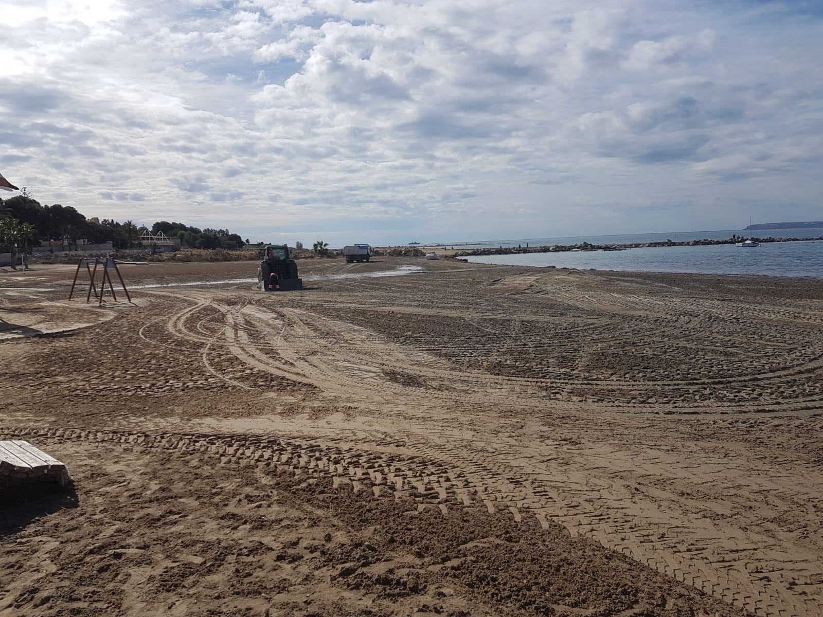 Arena playa Almadraba (3)