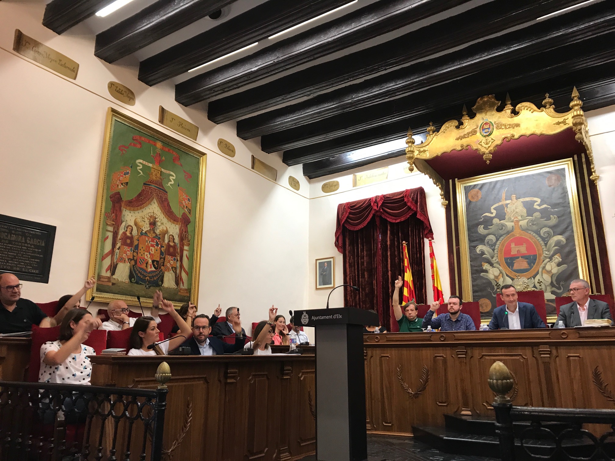 Pleno Elche 25 sept. Votación.JPG