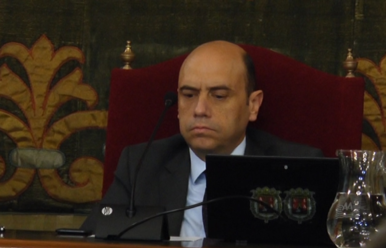 Gabriel Echávarri pleno Alicante