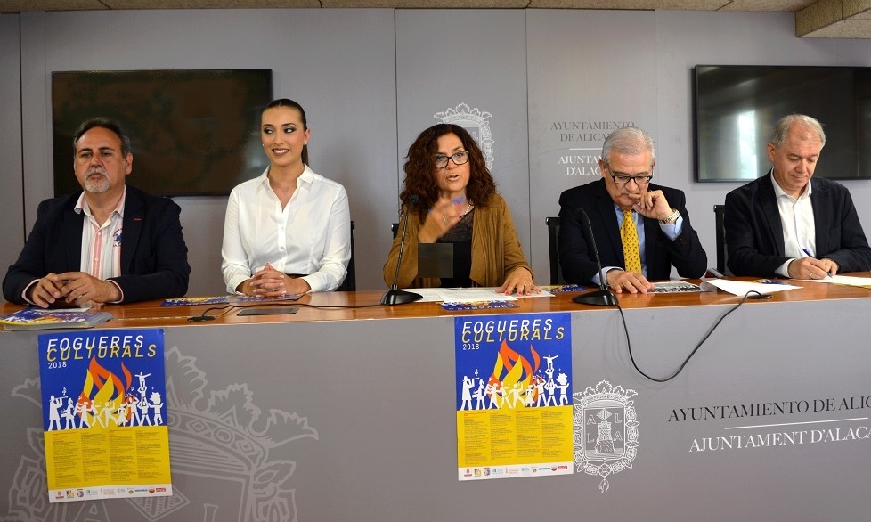 9 mayo 2018 Mesa de presentación de Fogueres Culturals F 8 (2)