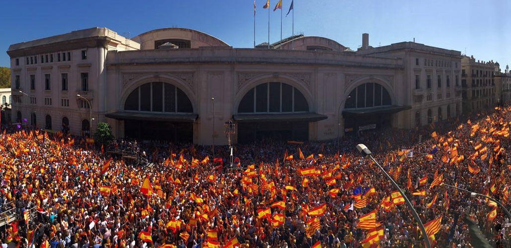 Manifestadción en Cataluña en defensa de la unidad de España domingo 8 octubre 2017