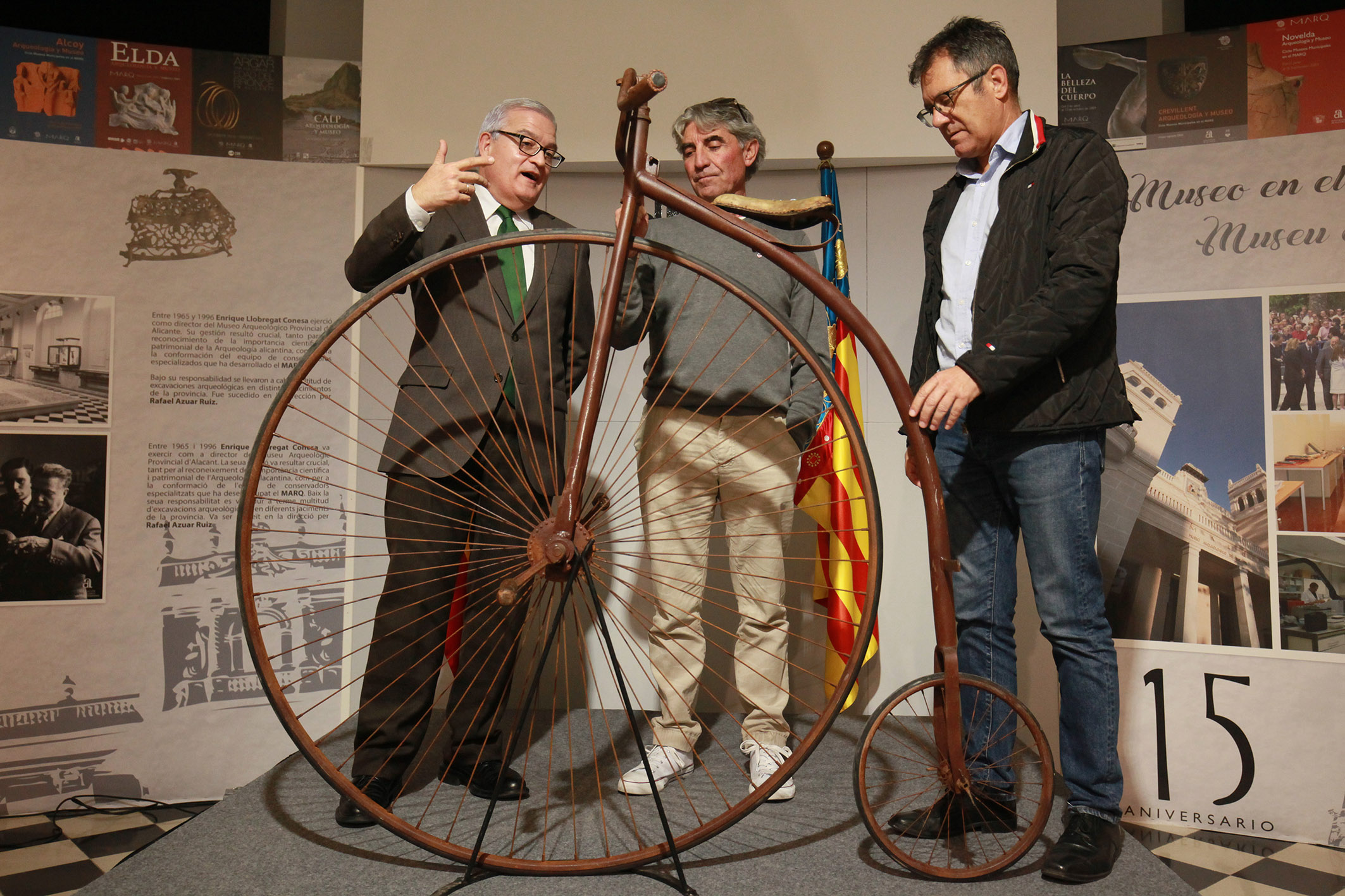 110618 Exposición bicicletas antigua 02.jpg