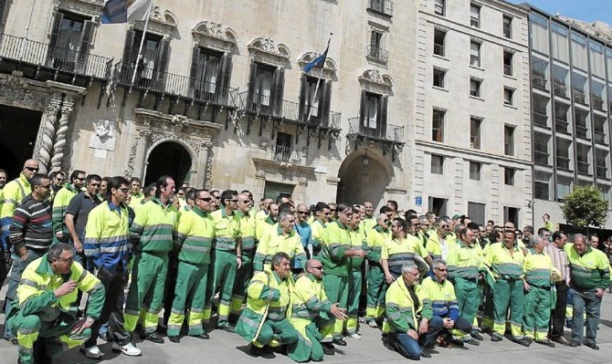 Personal de limpieza de UTE Alicante