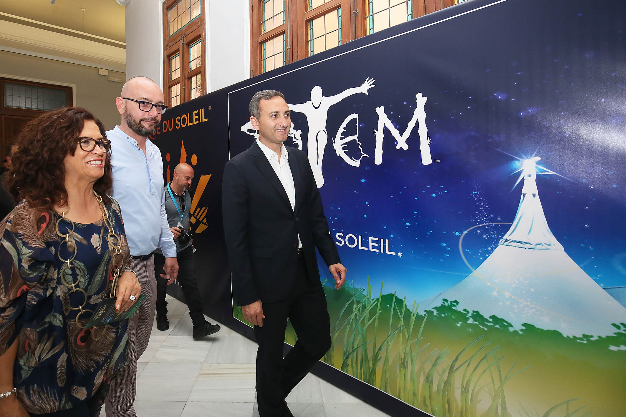 060418 exposicion totem circo del sol.jpg