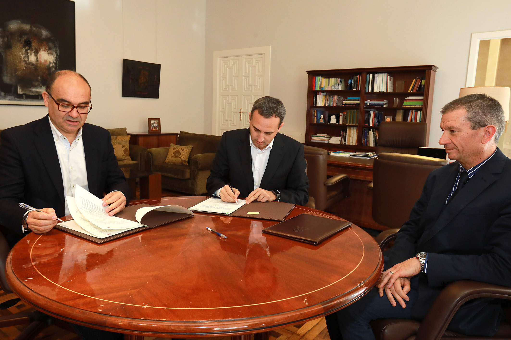 011117 Convenio China Universidad prensa 5