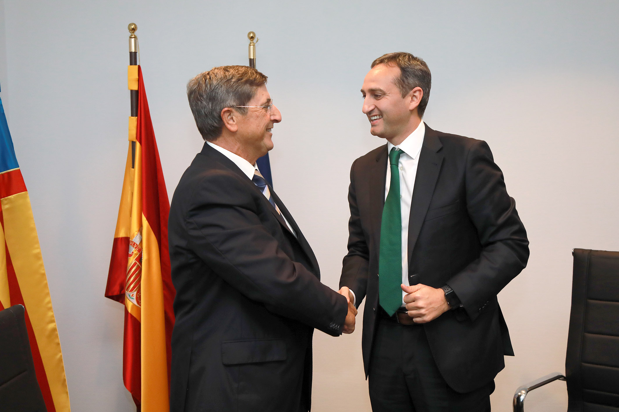011118 Firma Convenio China Universidad Miguel Hernández prensa 1
