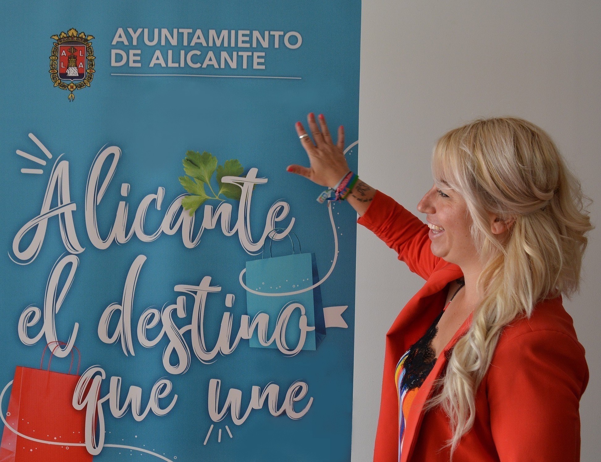 Oct 2018 Marisa Gayo, con la imagen de una de sus campañas F9.JPG