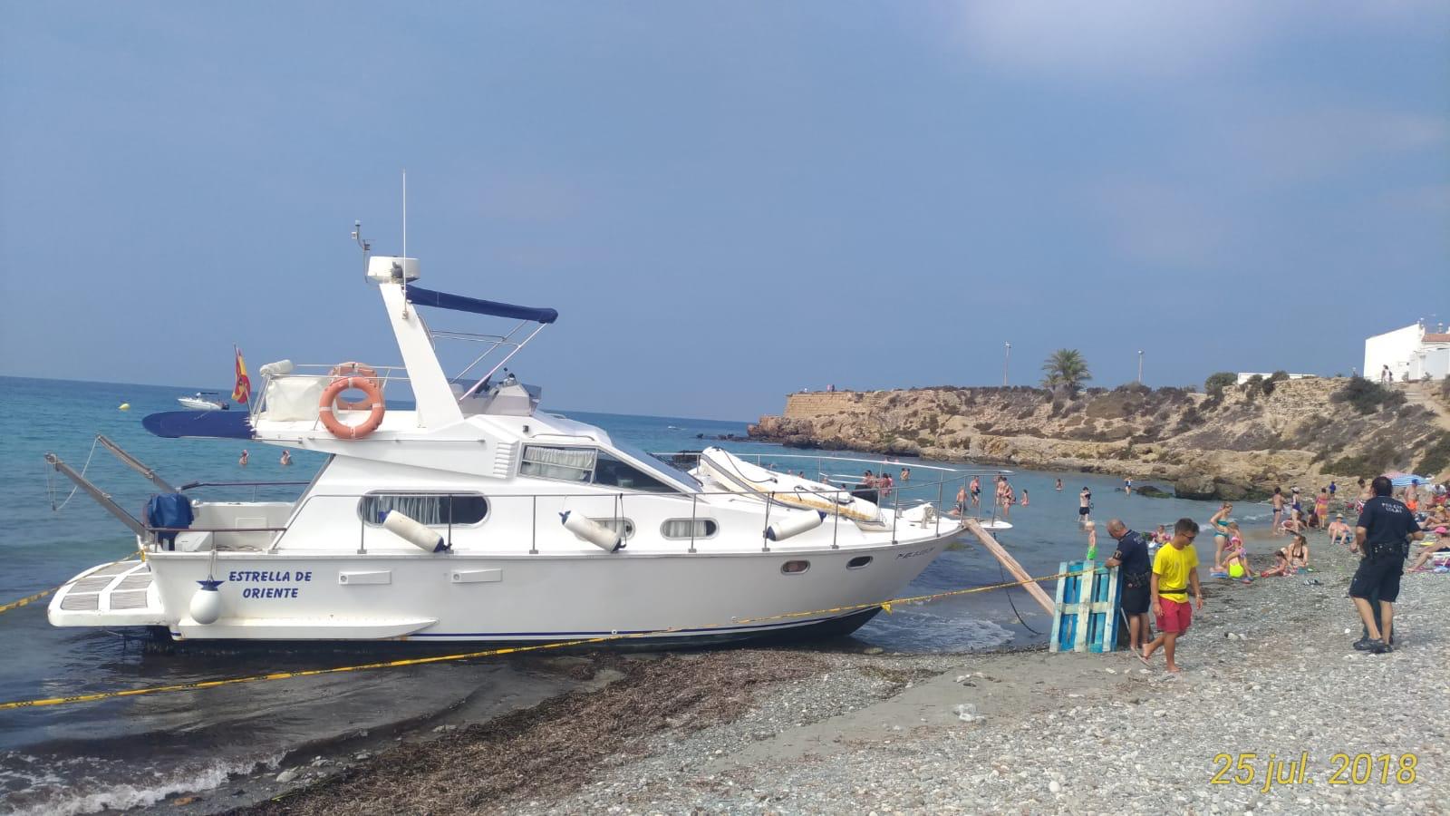 EMBARCACIÓN ENCALLADA TABARCA2