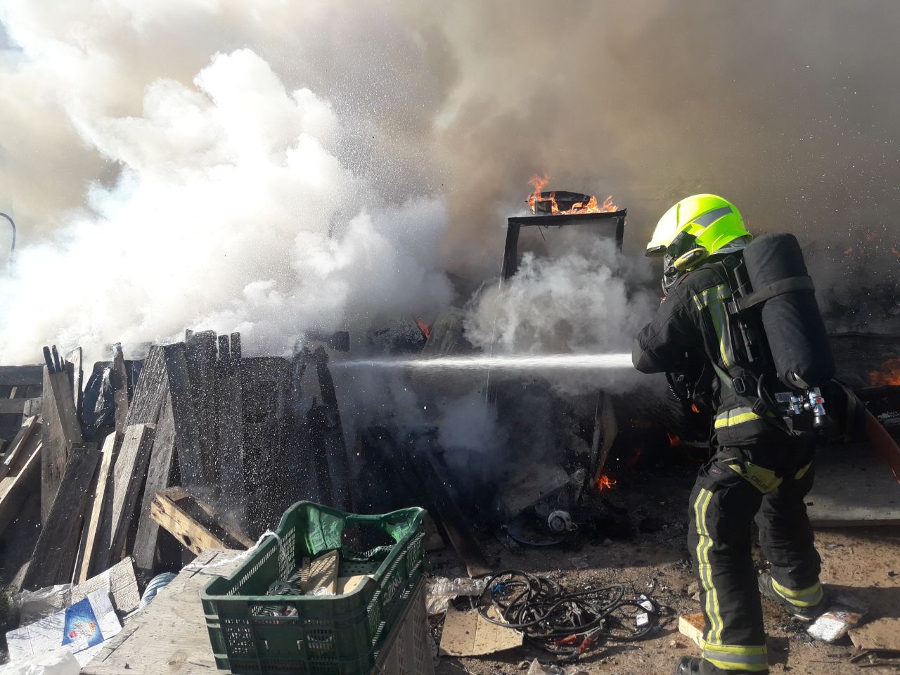 incendio en camino viejo de Elche en Alicante SPEIS (1)