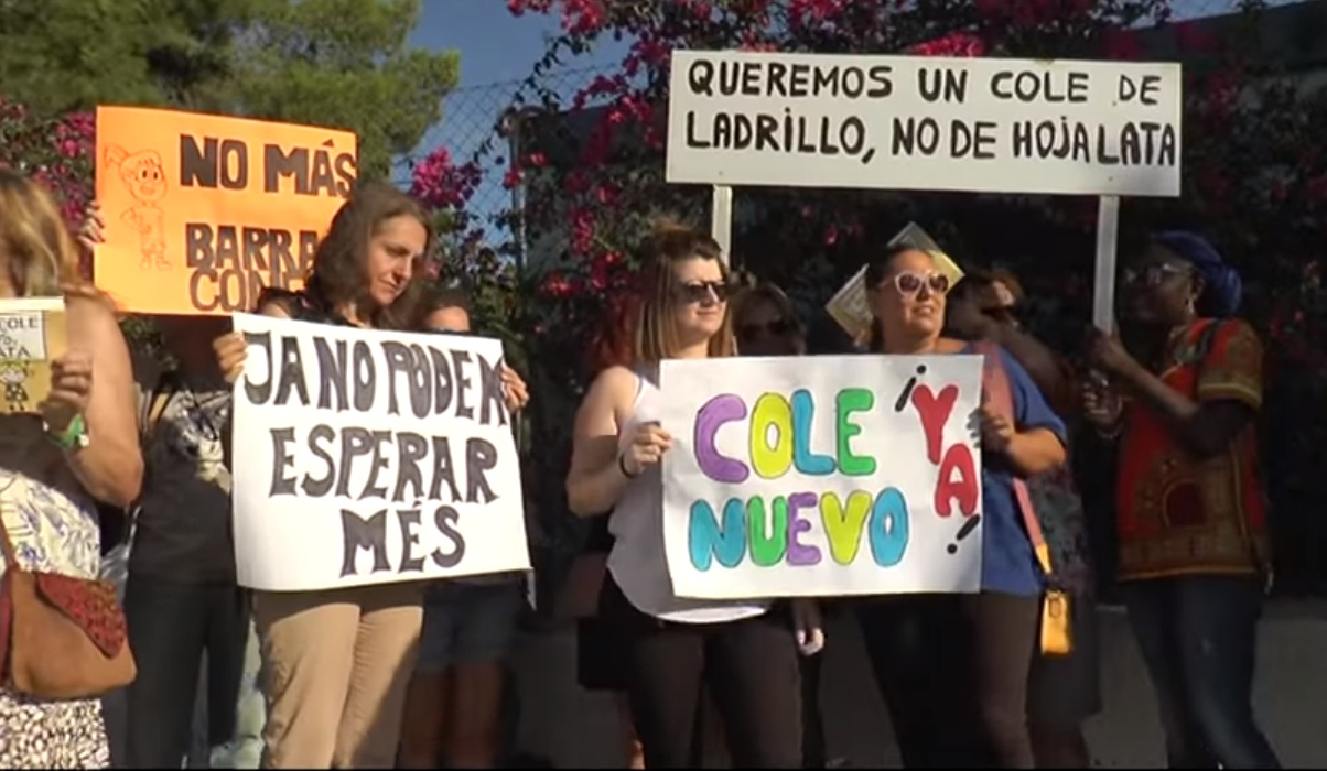 CEIP La Canyada del Fenollar Alicante colegio barracones2.jpg