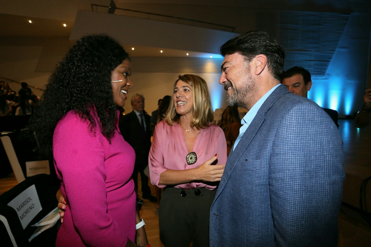 Njideka Harry Girls4Tech Nuria Oliver (5)