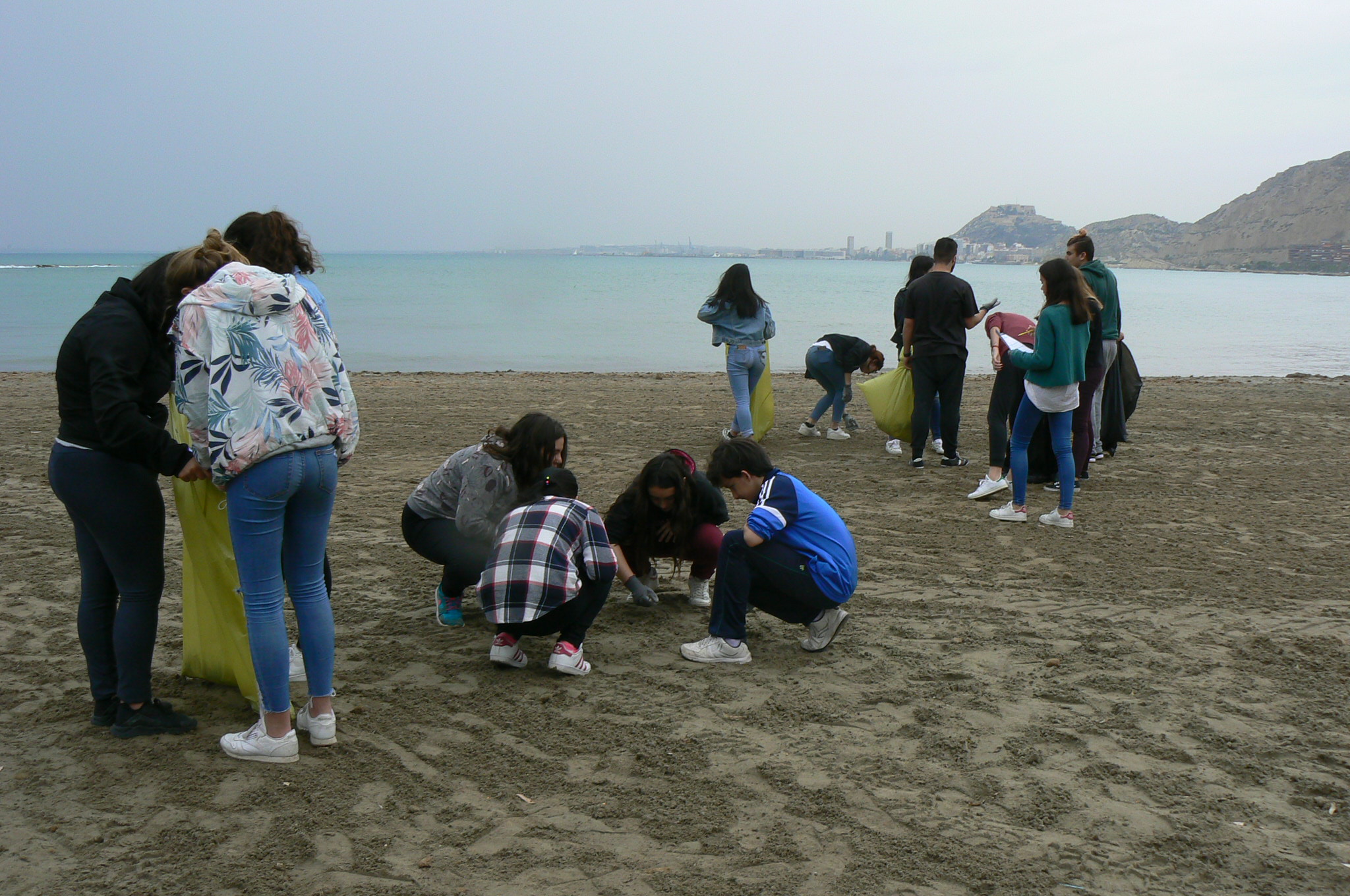 Recogida resíduos playas Alicante (4).JPG