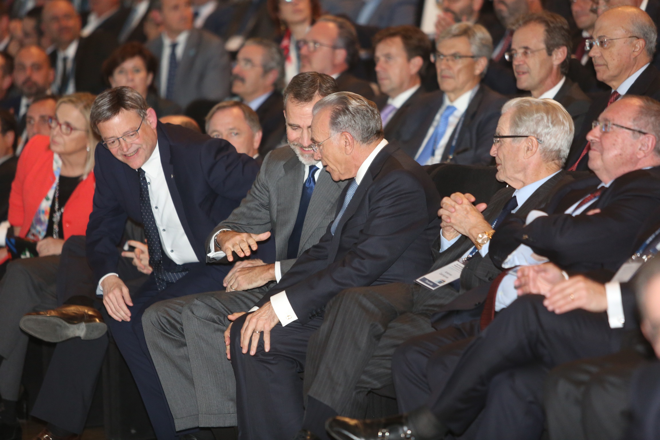 Clausura Congreso Directivos CEDE 2017 Alicante SM el Rey - Fainé (2)