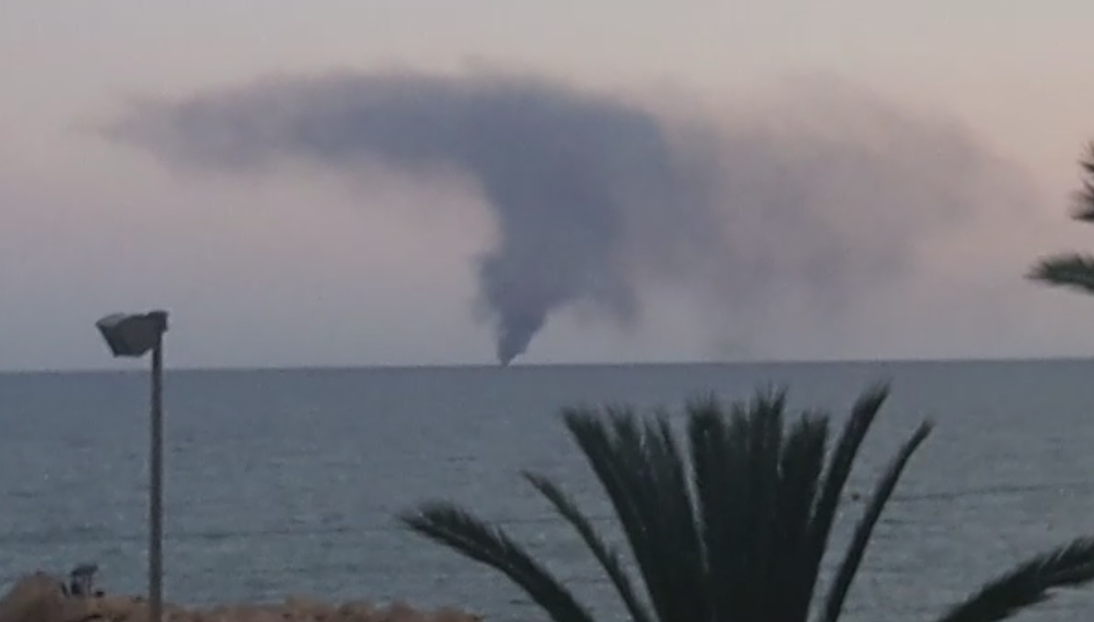 Barco quemándose en Alicante