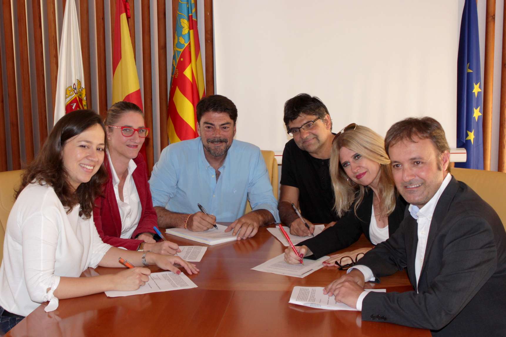 Declaración Institucional depósitos Portavoces políticos Alicante Pleno (3).jpg
