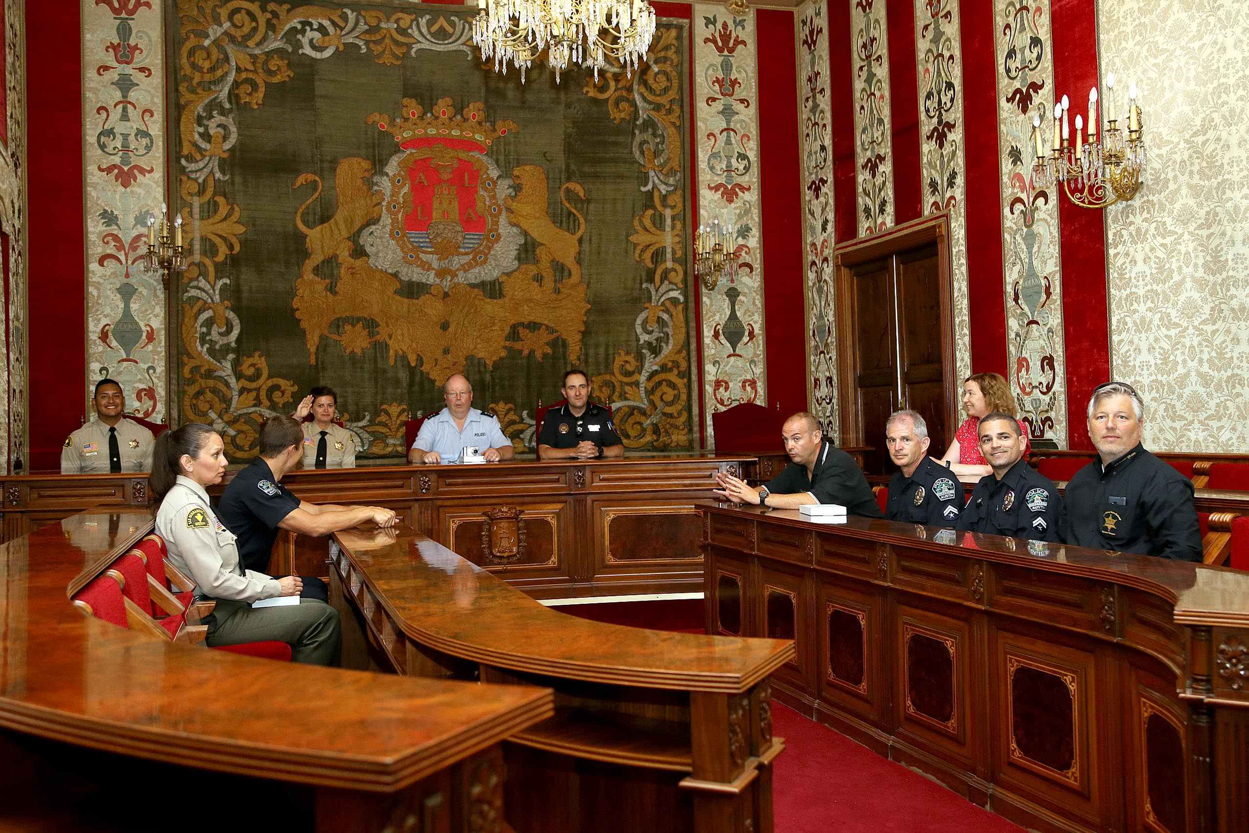 POLICÍAS LOCALES ALICANTE EEUU.jpg