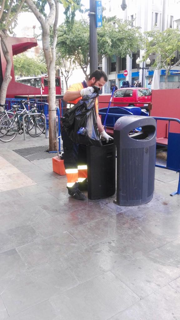 Contenedores limpieza Alicante Semana Santa UTE (3)