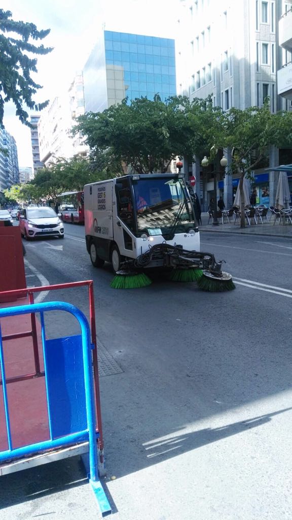 Contenedores limpieza Alicante Semana Santa UTE (6)