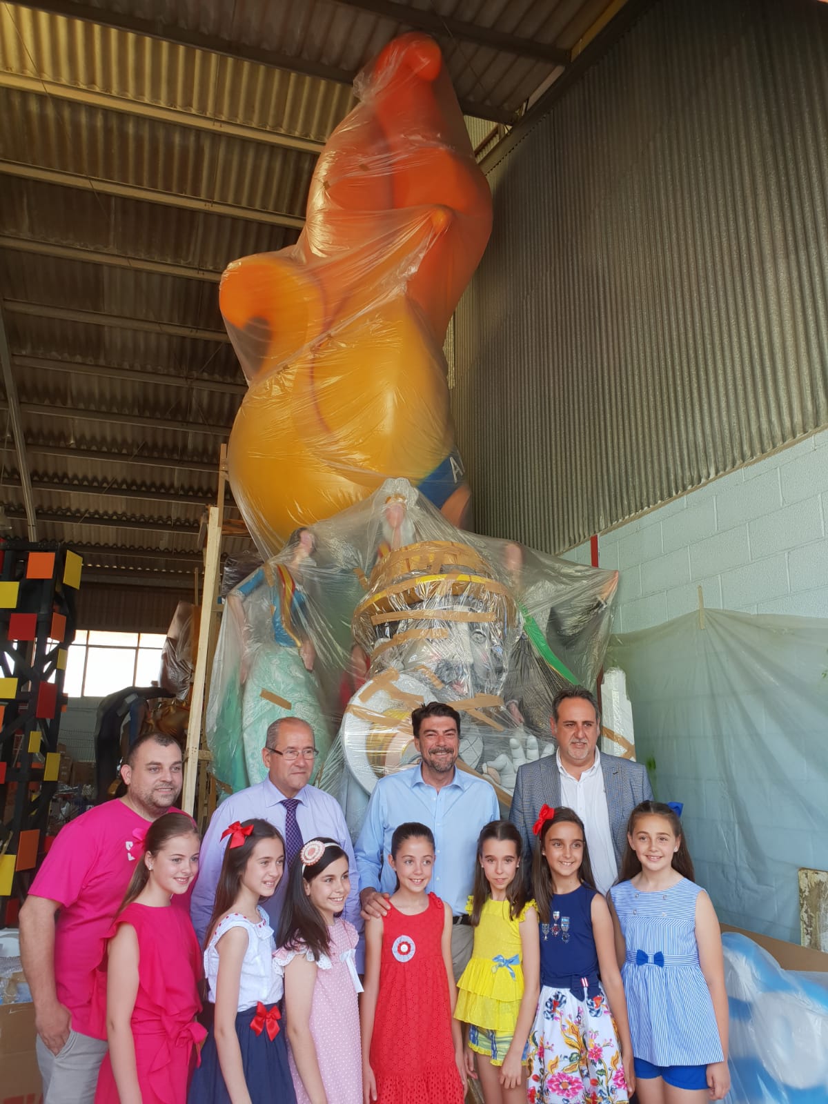 Visita talleres Hogueras oficiales Pedro Espadero y Sergio Gómez (2)