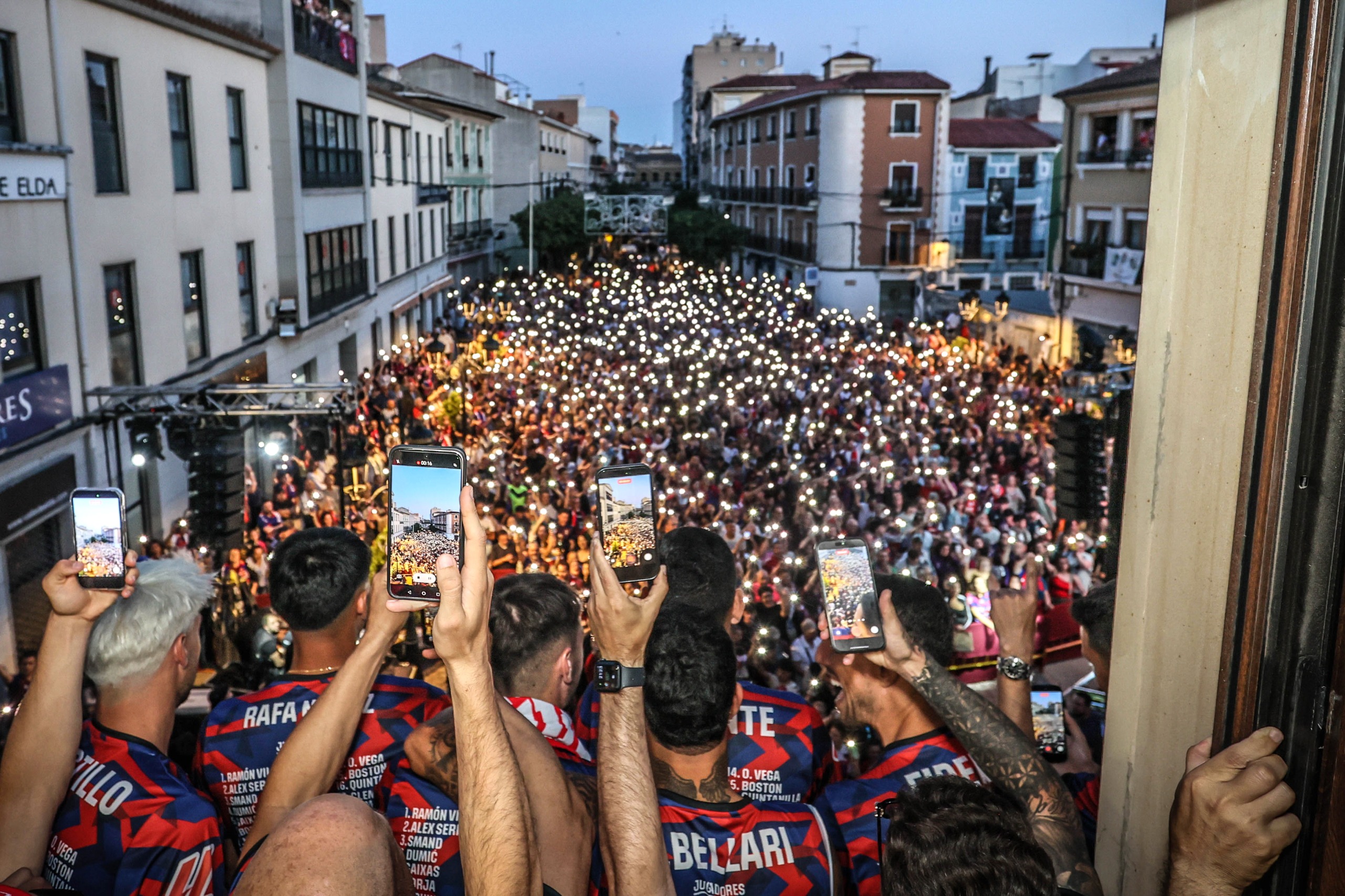 Elda celebra el ascenso del Deportivo Eldense a Segunda División con ...